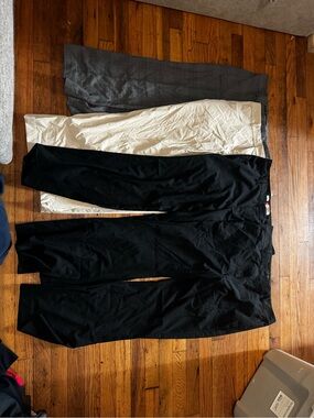 Vera Wang Black, Gray and Cream Chino Bundle